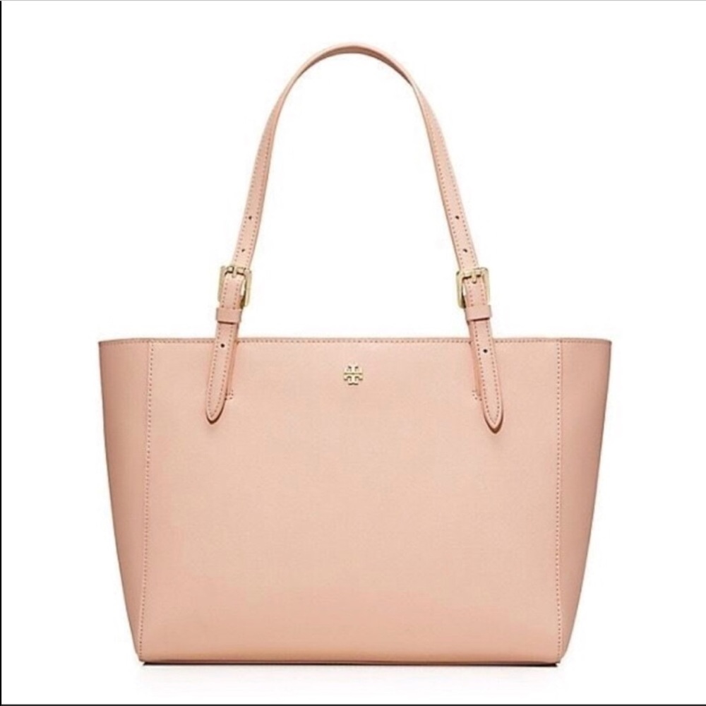 ISO TORY BURCH 💕💕